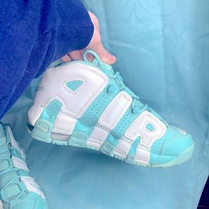 Nike air more uptempo